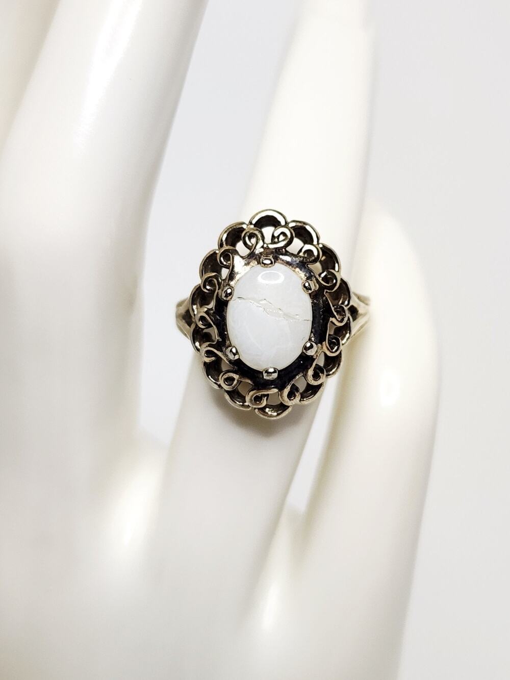 Vintage 14K HGE Gold Plated White Opal Solitaire Ring Size 7 Cracked Stone